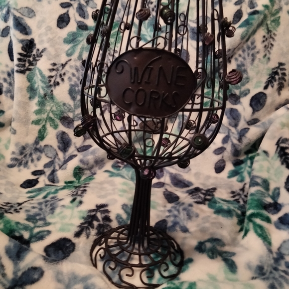 A wine cork holder - Picture 3 of 6